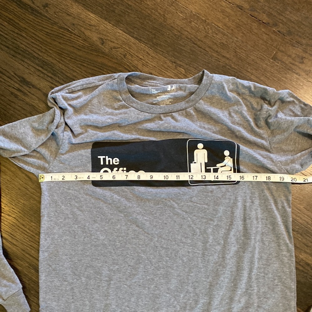 The Office Gray Long Sleeve T Shirt Medium M VGUC - Picture 3 of 5